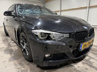 BMW 3-serie 320i 135kW Automaat Schuifkantel M Sport Edition picture 22