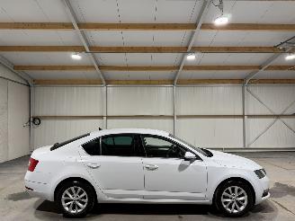 krockskadad bil auto Skoda Octavia 1.0TSI 85kW GreenTech Business Edition 2020/5