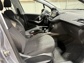 Peugeot 2008 1.2PureTech 60kW Automaat Pano Active picture 25