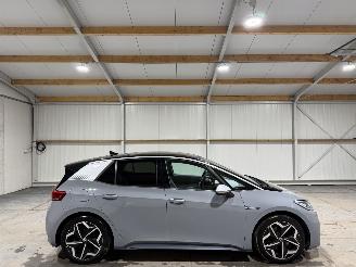 uszkodzony samochody osobowe Volkswagen ID.3 58kWh 150kW First Plus 2020/11