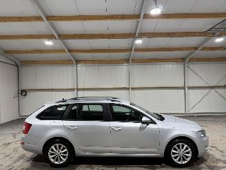 Schadeauto Skoda Octavia 1.2TSI 77kW GreenTech Ambition Businessline 2013/7