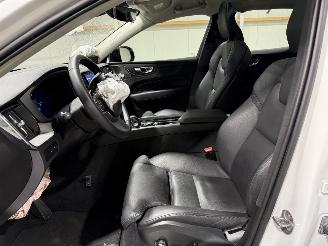 Volvo Xc-60 2.0T6 PluginHybrid 186kW Automaat AWD Ultimate DARK Pano picture 31