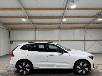 Schadeauto Volvo Xc-60 2.0T6 PluginHybrid 186kW Automaat AWD Ultimate DARK Pano 2024/6
