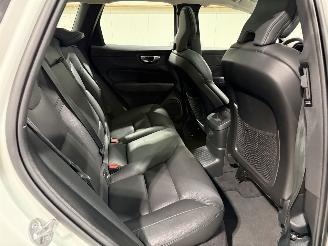 Volvo Xc-60 2.0T6 PluginHybrid 186kW Automaat AWD Ultimate DARK Pano picture 39