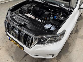Toyota Landcruiser 2.8D-4D 150kW 5 .P Automaat Professional 5-Persoons picture 27