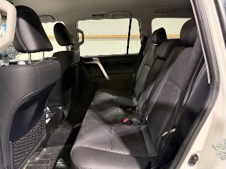 Toyota Landcruiser 2.8D-4D 150kW 5 .P Automaat Professional 5-Persoons picture 40