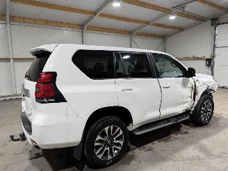 Toyota Landcruiser 2.8D-4D 150kW 5 .P Automaat Professional 5-Persoons picture 5