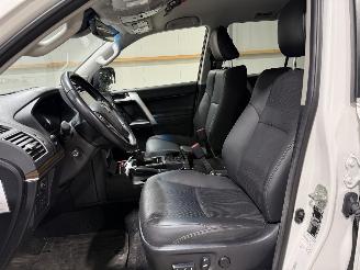 Toyota Landcruiser 2.8D-4D 150kW 5 .P Automaat Professional 5-Persoons picture 33