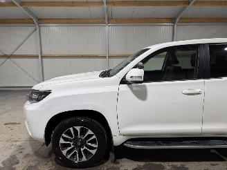 Toyota Landcruiser 2.8D-4D 150kW 5 .P Automaat Professional 5-Persoons picture 13
