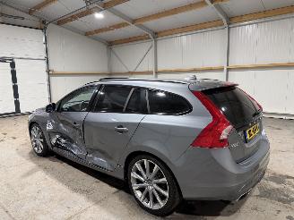 Volvo V-60 2.0T5 180kW Automaat Summum Schuifkantel picture 11