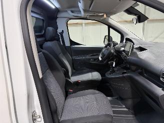 Peugeot Partner 1.2PT 81kW Premium picture 18