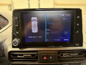 Peugeot Partner 1.2PT 81kW Premium picture 15