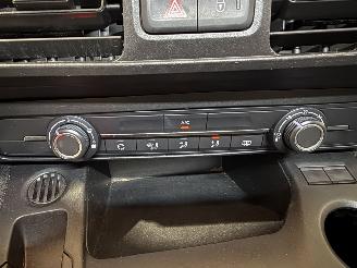 Peugeot Partner 1.2PT 81kW Premium picture 17