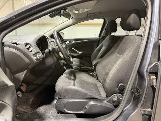 Ford Mondeo 2.0 16V 107kW Limited picture 13