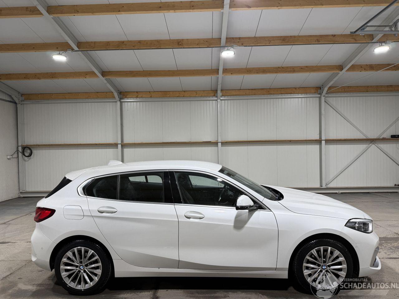 BMW 1-serie 118i 100kW Automaat High Executive
