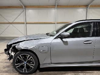 BMW 3-serie 330e 135kW Automaat Camera picture 12