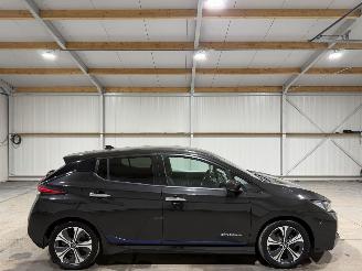 Schadeauto Nissan Leaf 40kWh 110kW 2.Zero Edition 2019/3