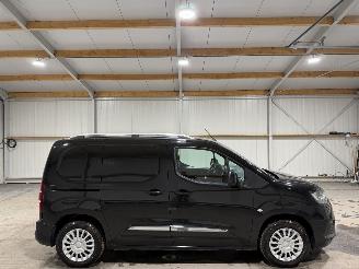 Vaurioauto  commercial vehicles Toyota Proace CITY 1.2Turbo 96kW Automaat Live 2021/2