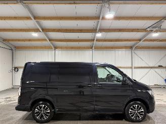 Vaurioauto  commercial vehicles Volkswagen Transporter 2.0TDI 66kW L1H1  Business 2021/12