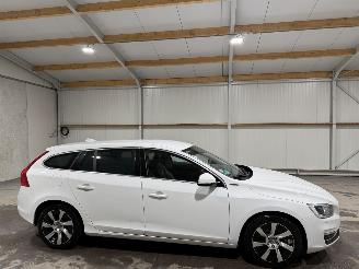 Volvo V-60 2.4D6 158kW Automaat AWD Plug-in Hybrid Summum picture 2