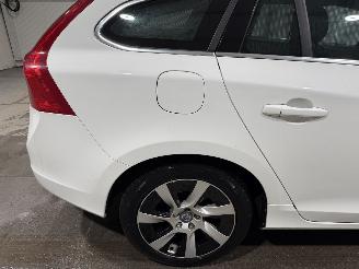 Volvo V-60 2.4D6 158kW Automaat AWD Plug-in Hybrid Summum picture 15
