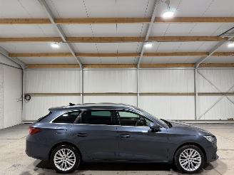 Schadeauto Seat Leon ST 2.0TDI 110kW Automaat FR Business Intense Pano 2022/1