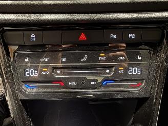 Volkswagen T-Roc 1.5TSI 110kW Automaat Camera R-Line picture 43