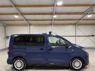 Schadeauto Toyota ProAce 2.0D 90kW 8-Pers  Automaat Airco Zoeklicht Zwaailicht 2020/10