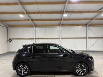 krockskadad bil auto Peugeot 208 1.2PT 74kW Allure Pack 2021/5
