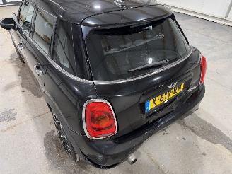 Mini Cooper 1.5 100kW Automaat Cooper Chili picture 29