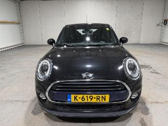 Mini Cooper 1.5 100kW Automaat Cooper Chili picture 4