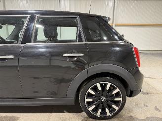 Mini Cooper 1.5 100kW Automaat Cooper Chili picture 23