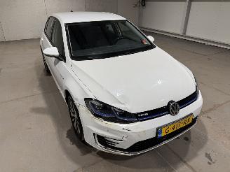 Volkswagen e-Golf 36kWh 100kW Automaat Clima Navi picture 17