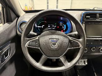 Dacia Spring 27kWh 33kW Comfort Plus OrangePack picture 28