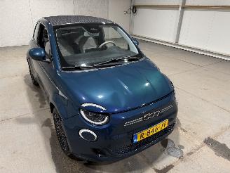 Fiat 500 42kWh 87kW Cabrio La Prima picture 19