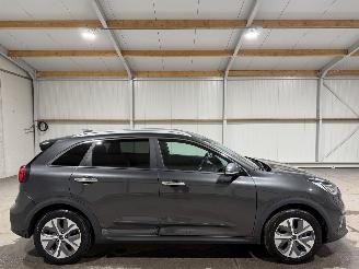 Schadeauto Kia e-Niro 64kWh 150kW Executiveline 2021/12