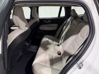 Volvo V-60 2.0T6Hybrid 186kW Automaat Twin Engine AWD Momentum Pro picture 22