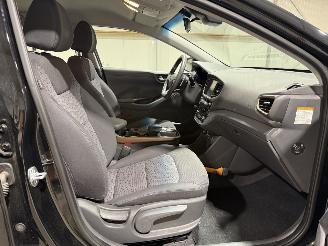 Hyundai Ioniq 28kWh 88kW Comfort EV picture 29