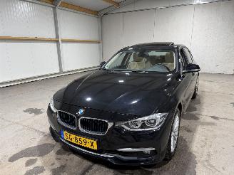 BMW 3-serie 320i 135kW Automaat Schuifkantel Luxury Edition picture 10