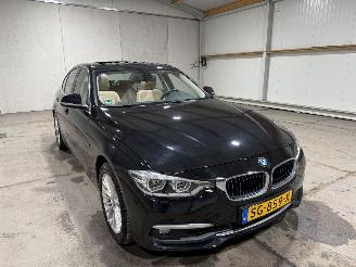 BMW 3-serie 320i 135kW Automaat Schuifkantel Luxury Edition picture 3
