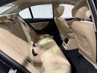 BMW 3-serie 320i 135kW Automaat Schuifkantel Luxury Edition picture 21