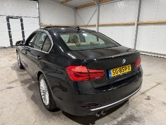 BMW 3-serie 320i 135kW Automaat Schuifkantel Luxury Edition picture 12