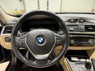 BMW 3-serie 320i 135kW Automaat Schuifkantel Luxury Edition picture 15