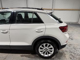 Volkswagen T-Roc 1.5TSI 110kW Automaat Life Business picture 26