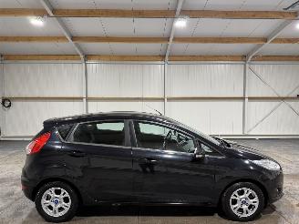 Voiture accidenté Ford Fiesta 1.6 TDCI LEASE TITANIUM 2013/5
