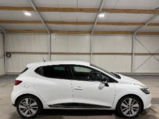 krockskadad bil auto Renault Clio 0.9 TCe ECO Night&Day 2016/1