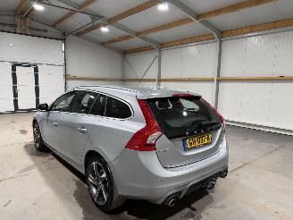 Volvo V-60 2.4D6 158kW AWD Plug-in Hybrid R-Design picture 12