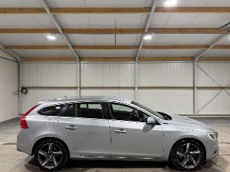 škoda osobní automobily Volvo V-60 2.4D6 158kW AWD Plug-in Hybrid R-Design 2015/2