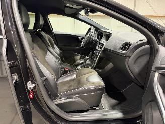 Volvo V-40 2.0D2 88kW R-Design Business picture 19