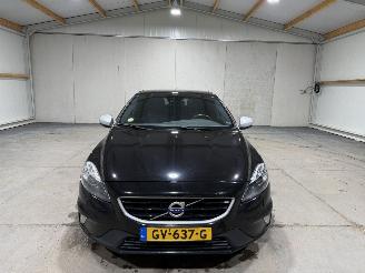 Volvo V-40 2.0D2 88kW R-Design Business picture 3